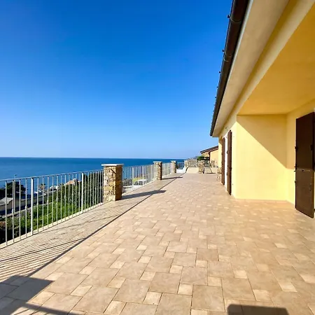 B204 - Elegante Dimora Panoramica Vista Mare Villa
